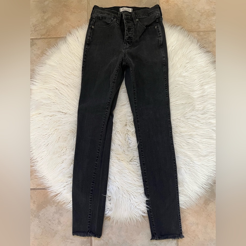 Madewell 10” high rise skinny raw hem jean size 24
